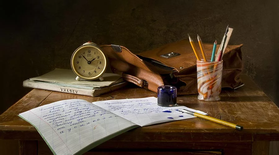 Cómo convertir tu pasión por la poesía en ingresos: 7 formas reales de monetizar tu arte