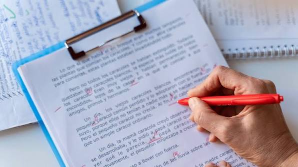 Cómo corregir tu propio manuscrito: lista de verificación